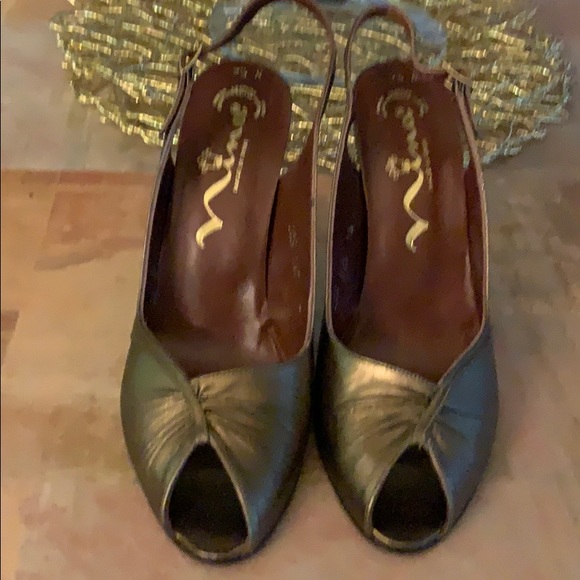 GOLD NINA SLING BACKS - Picture 2 of 6